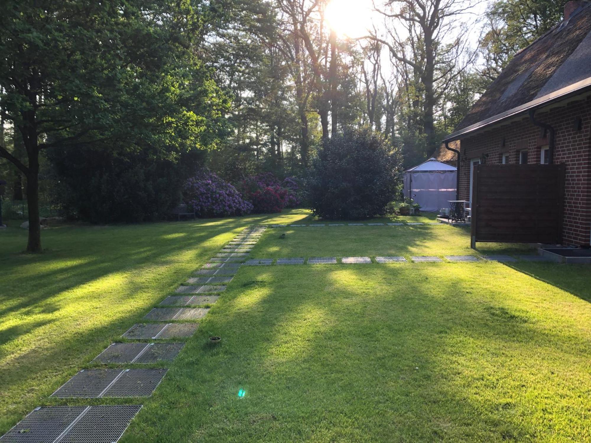 Ferienwohnungen Unter Den Eichen Stade Esterno foto