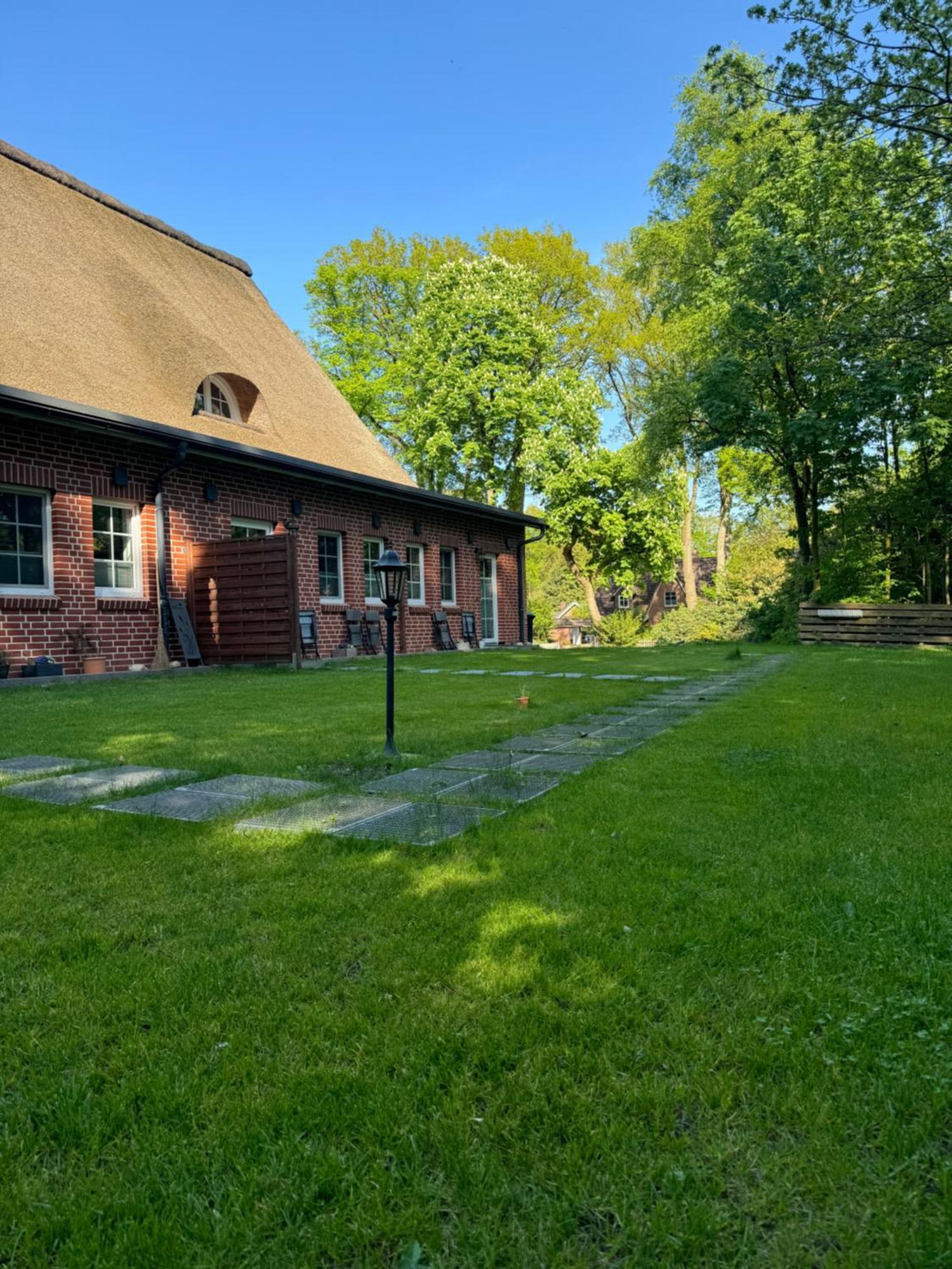 Ferienwohnungen Unter Den Eichen Stade Esterno foto