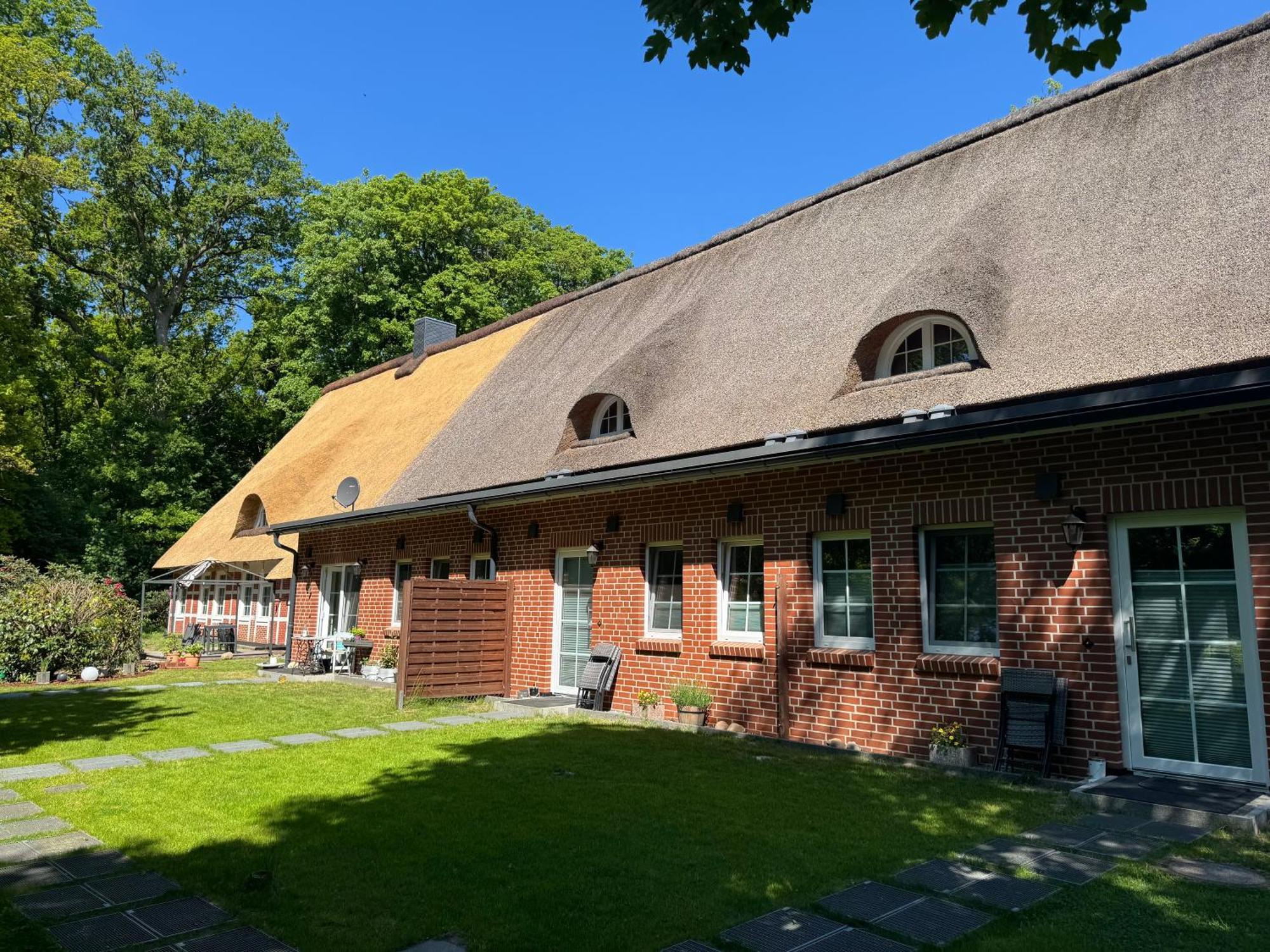 Ferienwohnungen Unter Den Eichen Stade Esterno foto